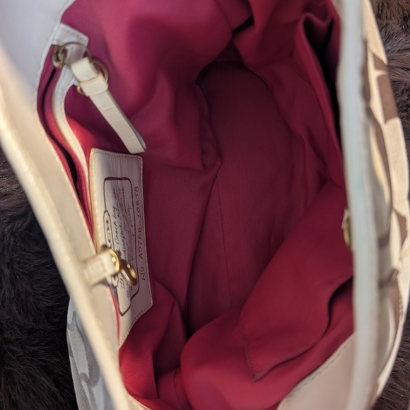 Vintage Coach Patchwork Signature Canvas Shoulder Bag with Multicolor Accent - Picture 7 of 8